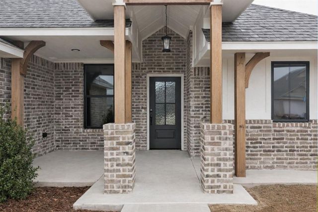 4609 Hambletonian Lane, Mustang, OK 73064