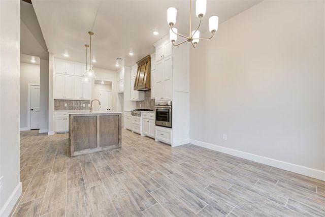 4609 Hambletonian Lane, Mustang, OK 73064