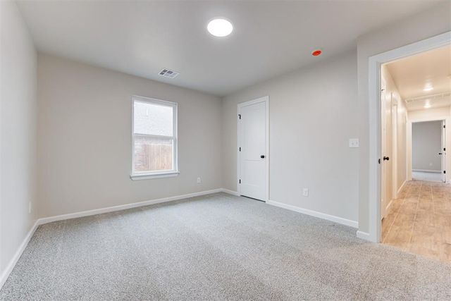 4609 Hambletonian Lane, Mustang, OK 73064