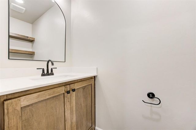 4609 Hambletonian Lane, Mustang, OK 73064