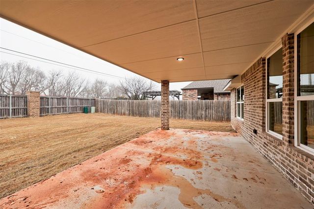 4609 Hambletonian Lane, Mustang, OK 73064