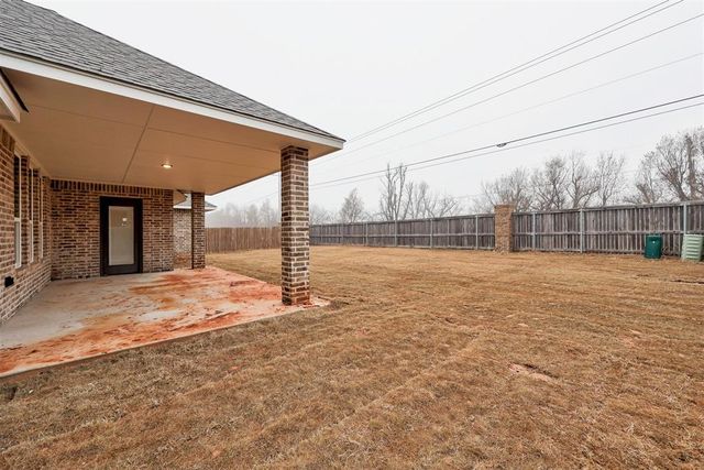 4609 Hambletonian Lane, Mustang, OK 73064