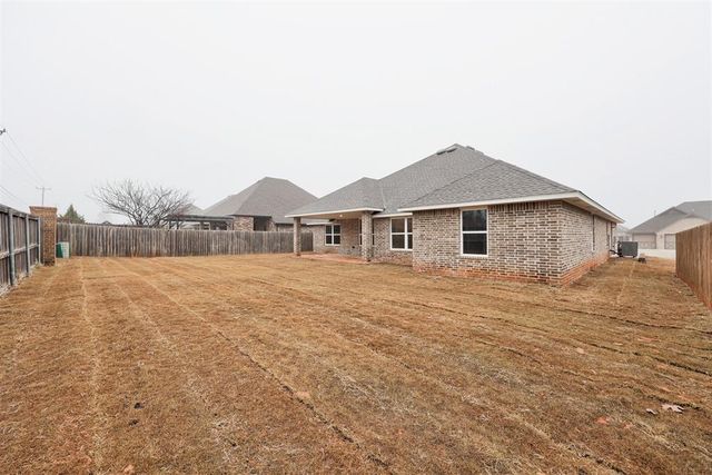 4609 Hambletonian Lane, Mustang, OK 73064