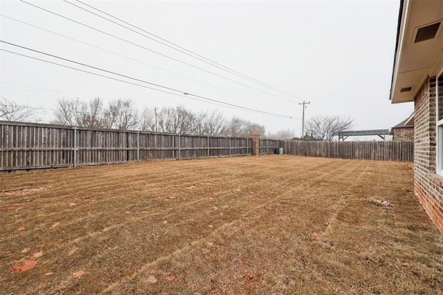 4609 Hambletonian Lane, Mustang, OK 73064