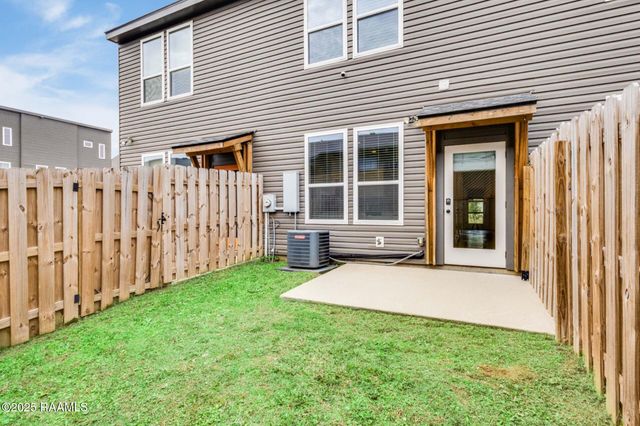 511 Highland Park Lane, Lafayette, LA 70508