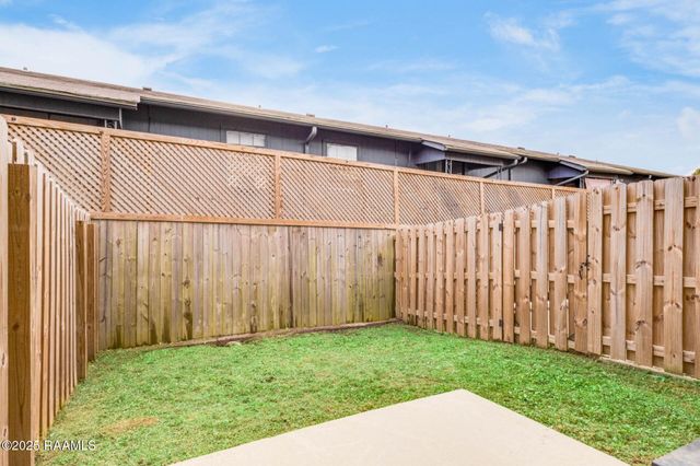 511 Highland Park Lane, Lafayette, LA 70508