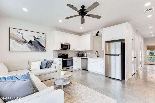 511 Highland Park Lane, Lafayette, LA 70508