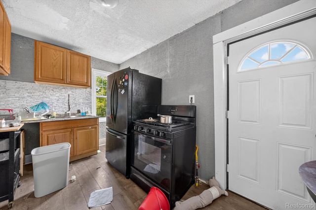 504 Trowbridge Street, Detroit, MI 48202