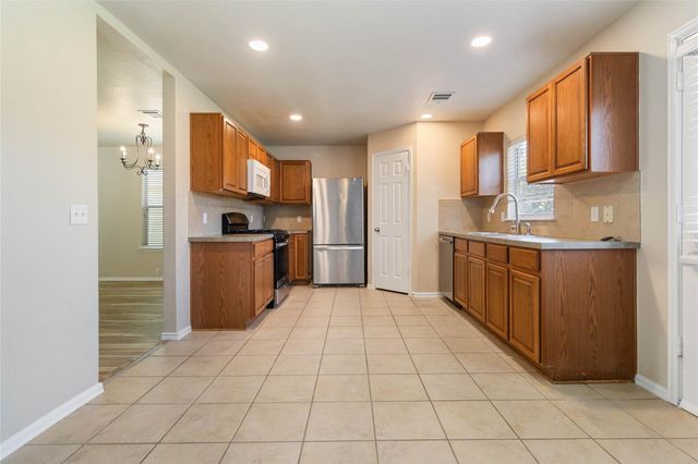 401 Spruce DR, Kyle, TX 78640