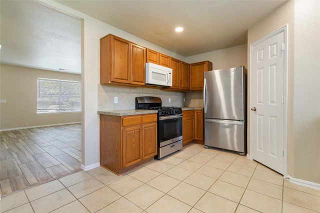 401 Spruce DR, Kyle, TX 78640