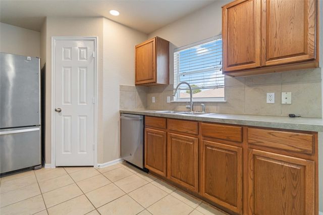 401 Spruce DR, Kyle, TX 78640