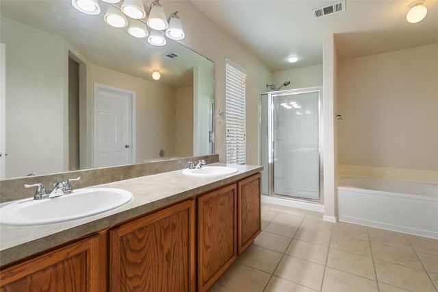 401 Spruce DR, Kyle, TX 78640