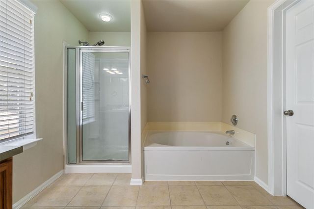 401 Spruce DR, Kyle, TX 78640