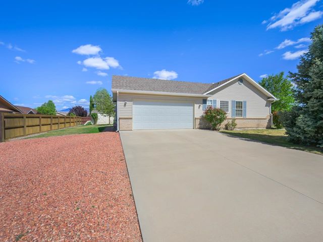 208 Chipeta Pines Court, Grand Junction, CO 81503
