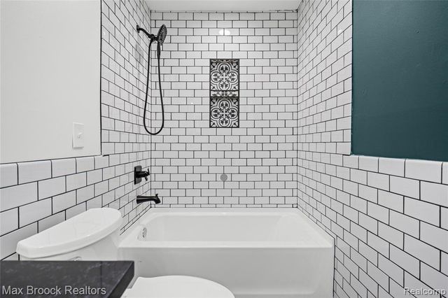 7432 Azalea Court, West Bloomfield, MI 48322
