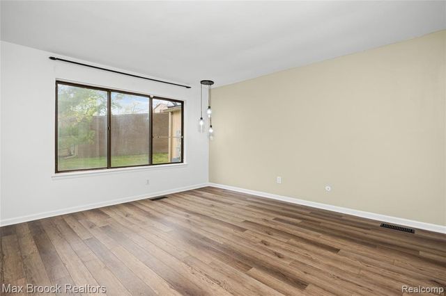 7432 Azalea Court, West Bloomfield, MI 48322