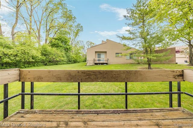 7432 Azalea Court, West Bloomfield, MI 48322