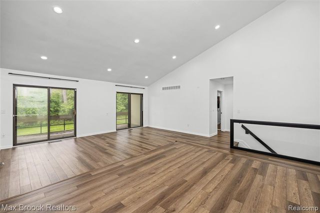 7432 Azalea Court, West Bloomfield, MI 48322