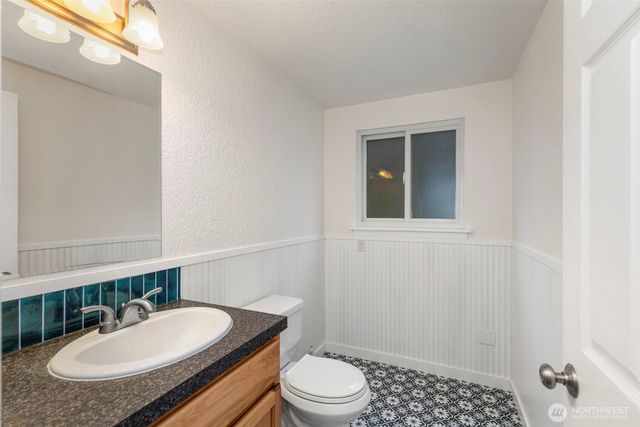 101 D Street, Port Hadlock, WA 98339