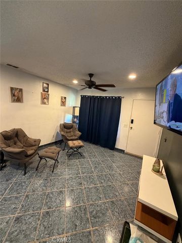 4387 Kingsbury, Riverside, CA 92503