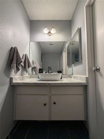4387 Kingsbury, Riverside, CA 92503