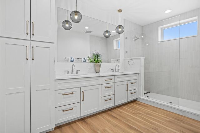 870 N OSCEOLA AVENUE, Clearwater, FL 33755