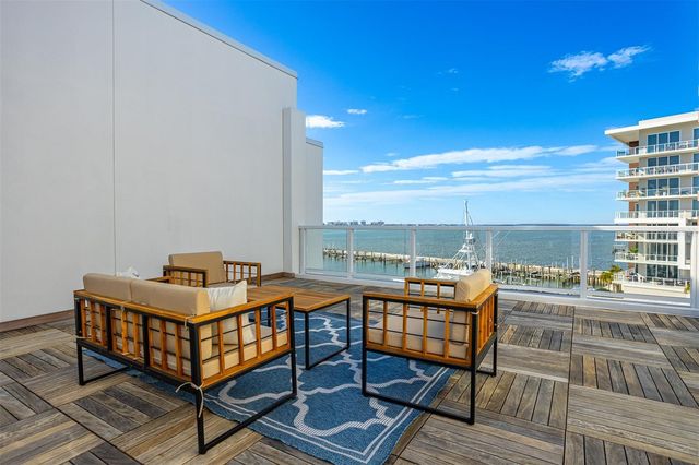 870 N OSCEOLA AVENUE, Clearwater, FL 33755