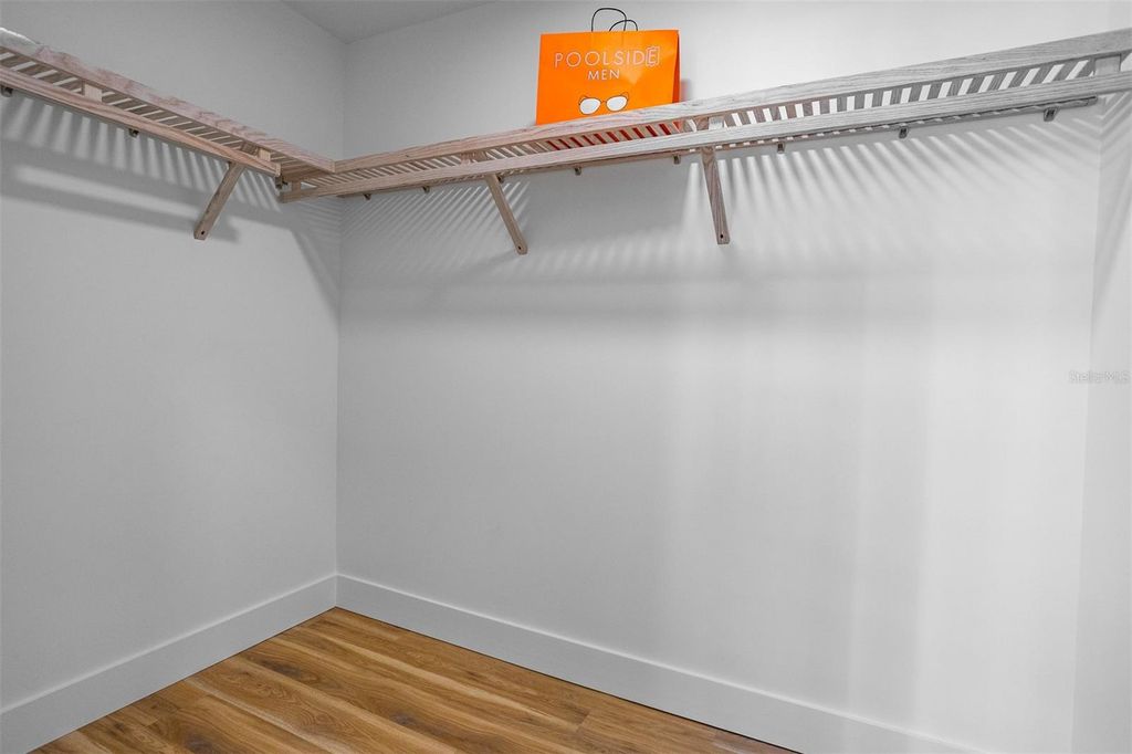 Image 30 of property listing at 870 N OSCEOLA AVENUE, Clearwater, FL 33755