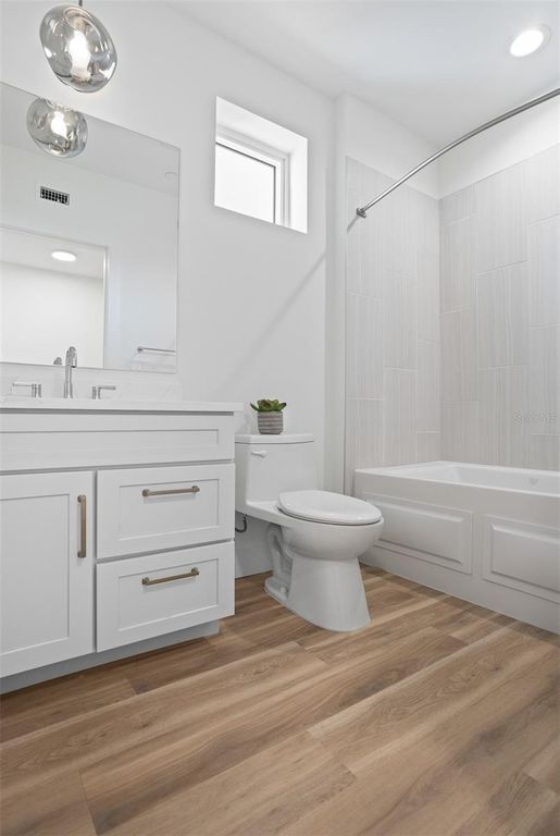 Image 39 of property listing at 870 N OSCEOLA AVENUE, Clearwater, FL 33755