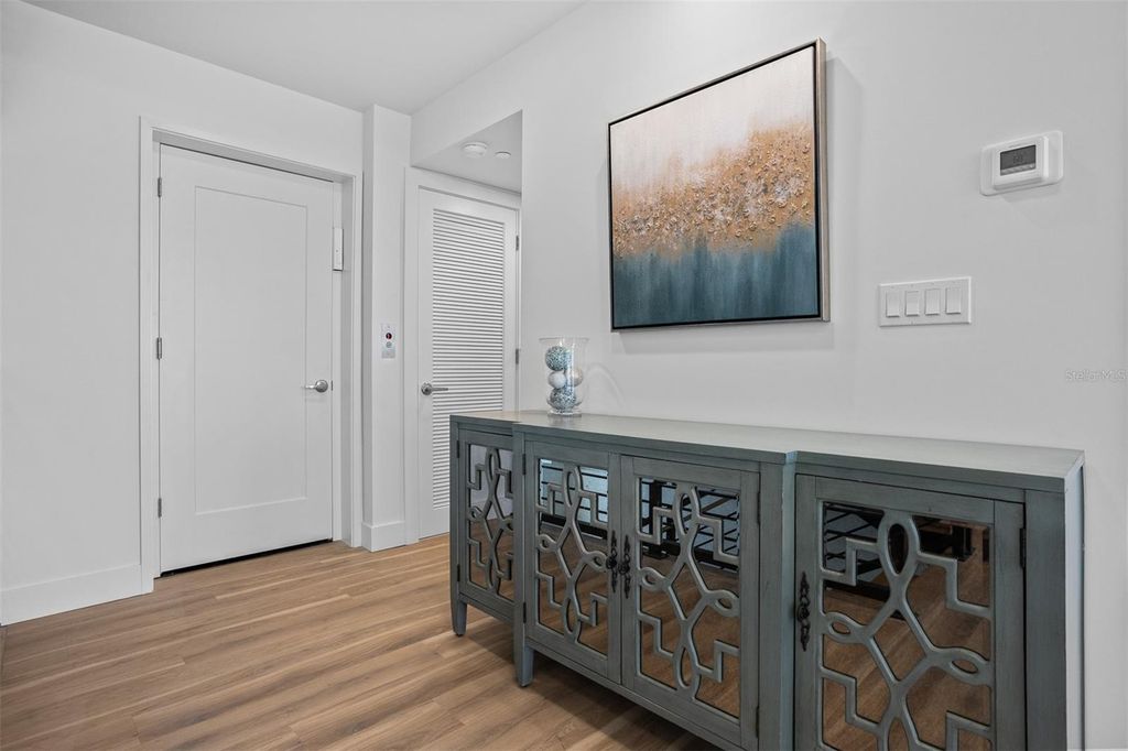 Image 42 of property listing at 870 N OSCEOLA AVENUE, Clearwater, FL 33755