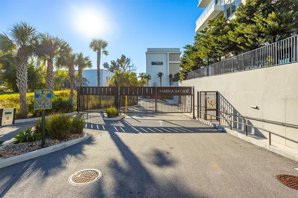 Image 57 of property listing at 870 N OSCEOLA AVENUE, Clearwater, FL 33755