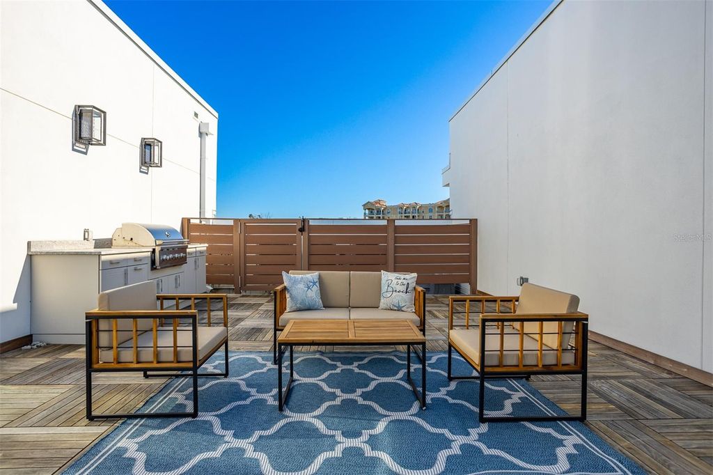 Image 65 of property listing at 870 N OSCEOLA AVENUE, Clearwater, FL 33755