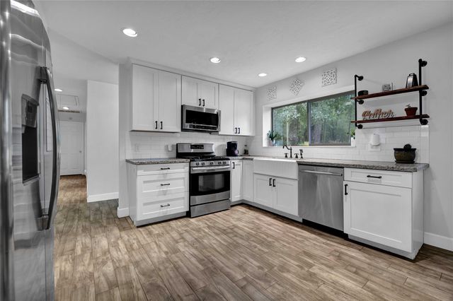 3522 County Road 3011, Cleveland, TX 77327