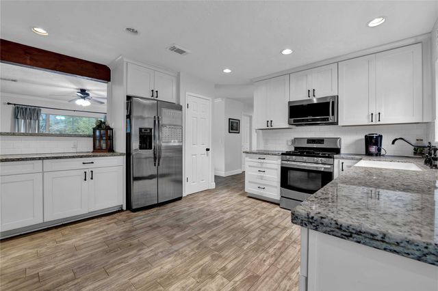 3522 County Road 3011, Cleveland, TX 77327