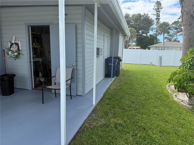 6190 DAFFODIL ROAD, Venice, FL 34293