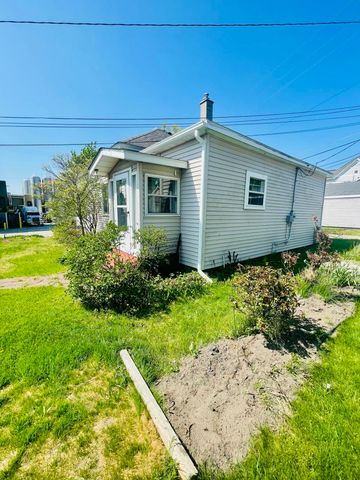 404 W Court Street, Ludington, MI 49431