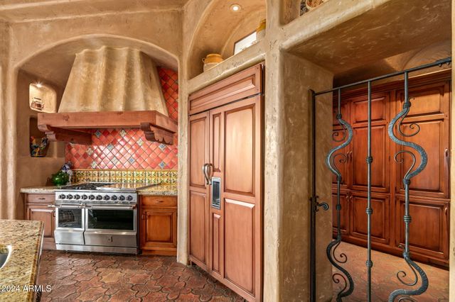 41731 N STONE CUTTER Drive, Scottsdale, AZ 85262