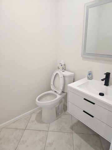 7835 NW 78th Avenue, Tamarac, FL 33321