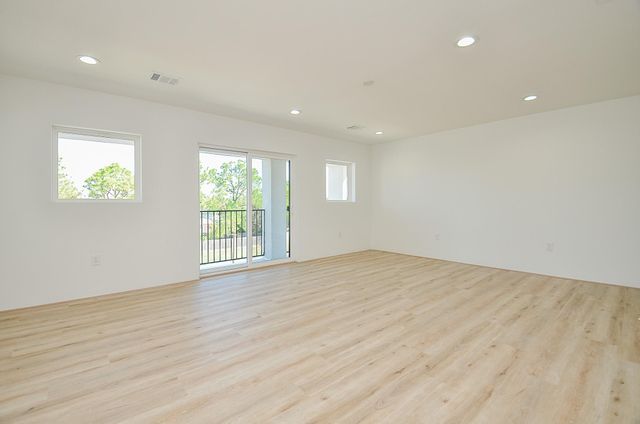 15000 S Richmond Avenue 4, Houston, TX 77082