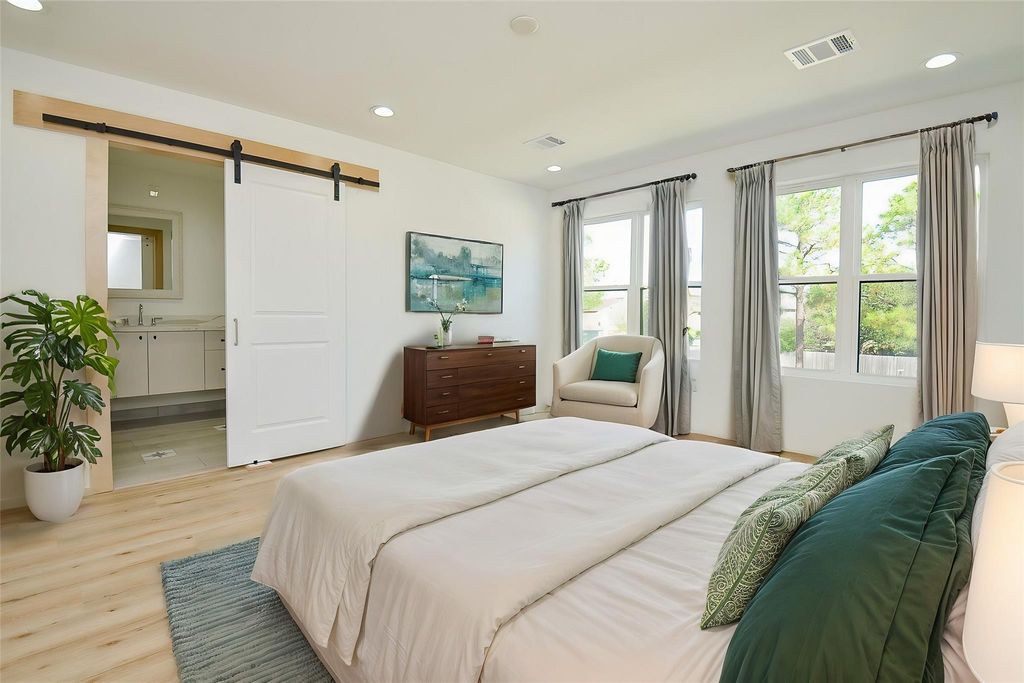 15000 S Richmond Avenue 4, Houston, TX 77082