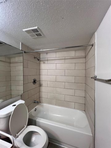 3900 Woodchase Drive 101, Houston, TX 77042