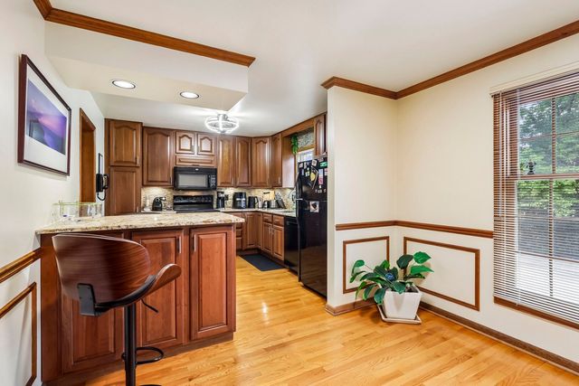 328 Eastern Avenue, Barrington, IL 60010