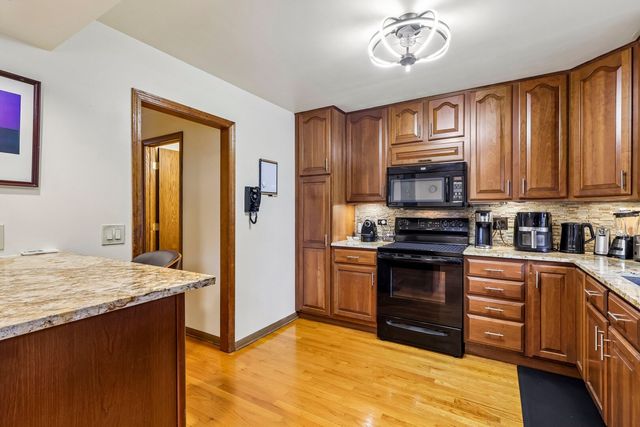 328 Eastern Avenue, Barrington, IL 60010
