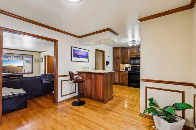 328 Eastern Avenue, Barrington, IL 60010
