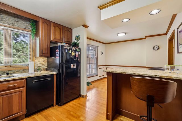 328 Eastern Avenue, Barrington, IL 60010