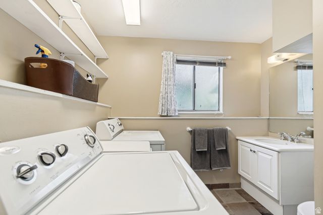 5998 S BLUE STONE CIR, Murray, UT 84123
