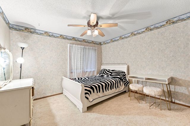 1106 Summit Hills Drive, Bettendorf, IA 52722