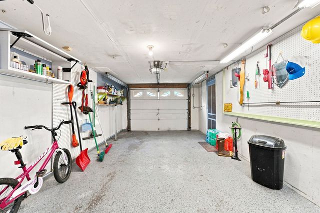 1106 Summit Hills Drive, Bettendorf, IA 52722