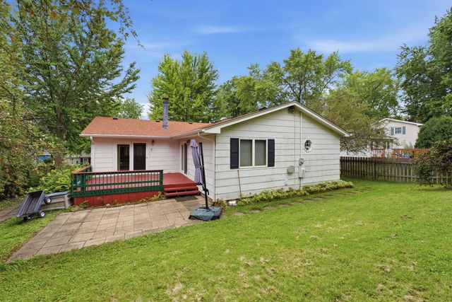 1106 Summit Hills Drive, Bettendorf, IA 52722