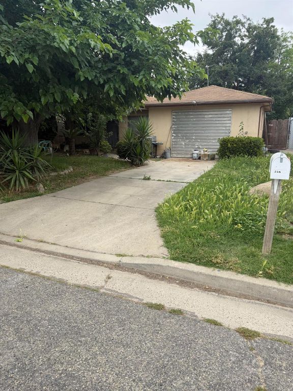 220 Park Street, Madera, CA 93637